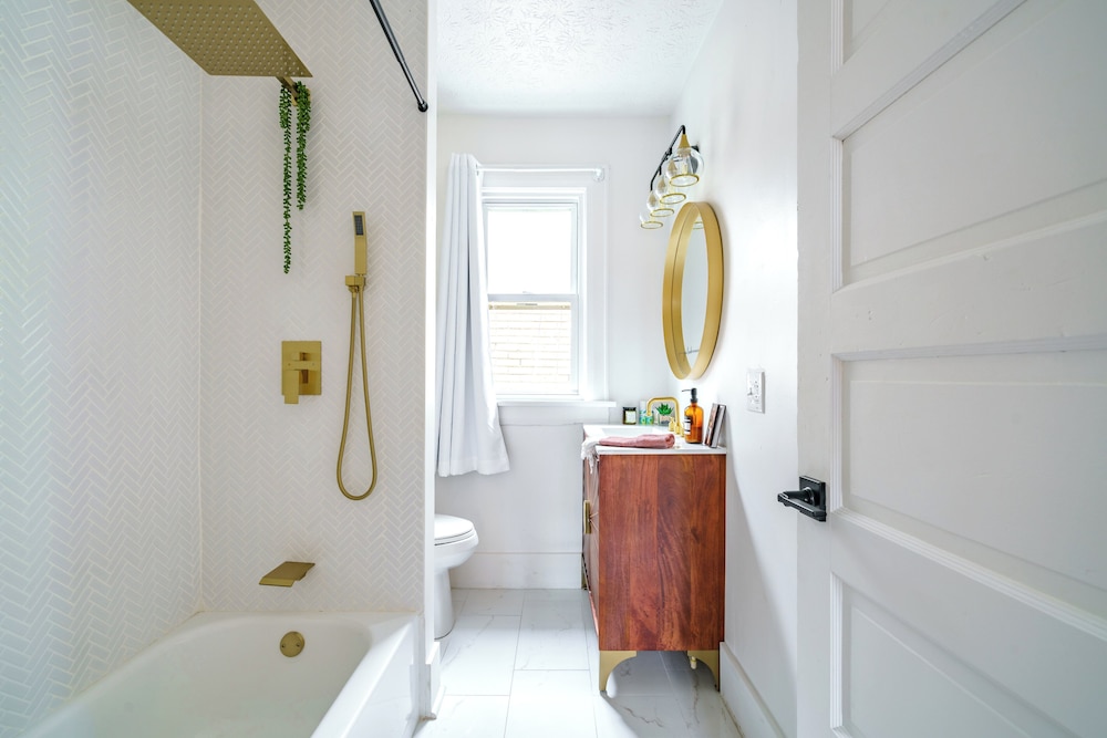 Jungle House Boutique Suites – Short North & Convention Center