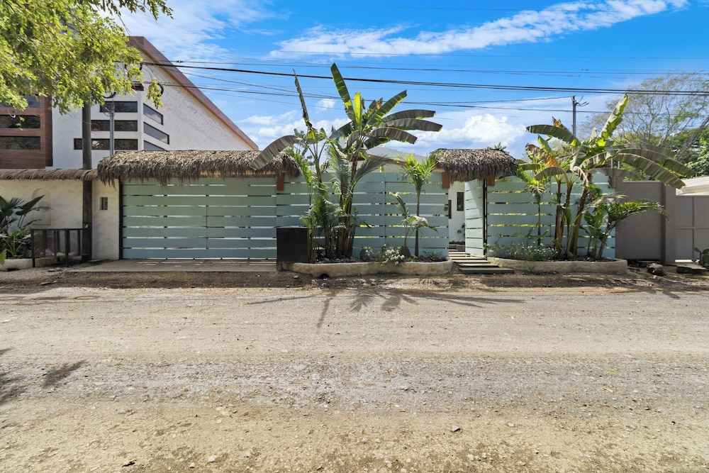Luxury Retreat Villa private Pool & BBQ by SPCR