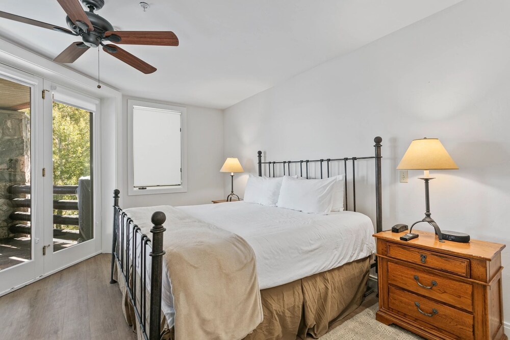Trail's End Lodge at Deer Valley Resort - Two Bedroom Residence with Den and Spa #103 2 Condo