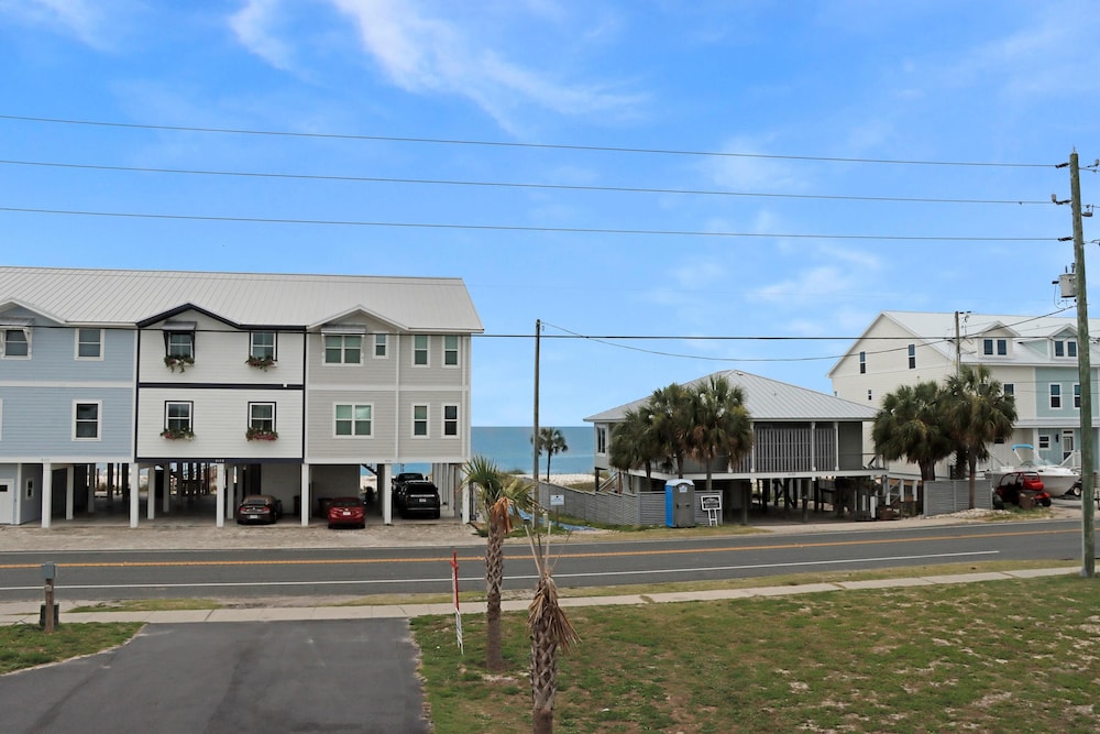 Port St Paradise