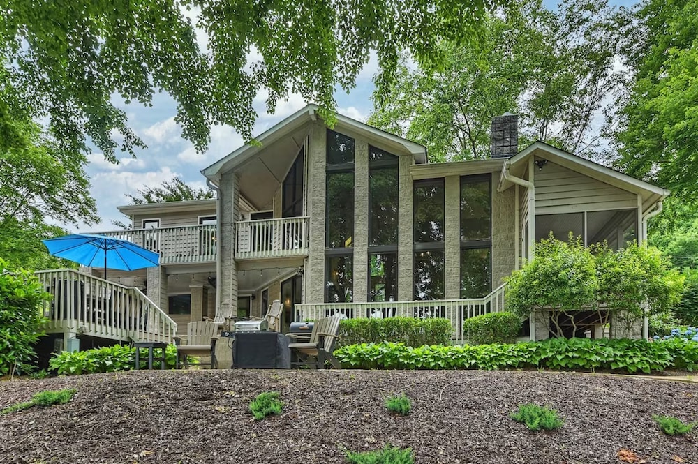 Butler Bliss by Avantstay Private Dock Views