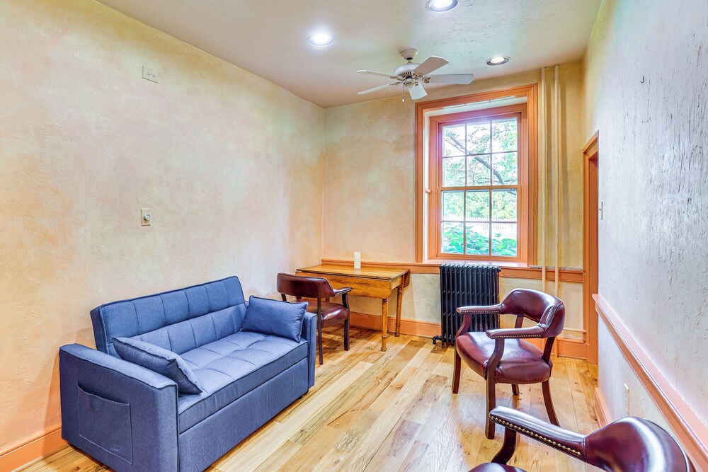 8 Mi to Reading: Spacious Farmhouse Retreat!