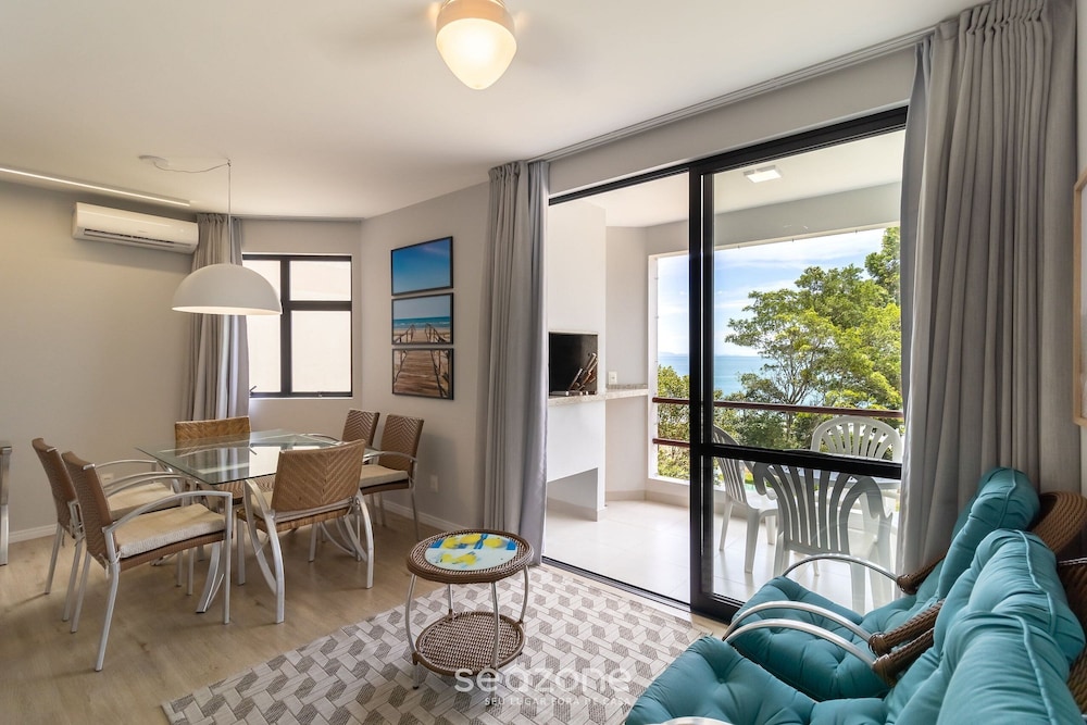 Beachfront Apartment With Island View Cca201