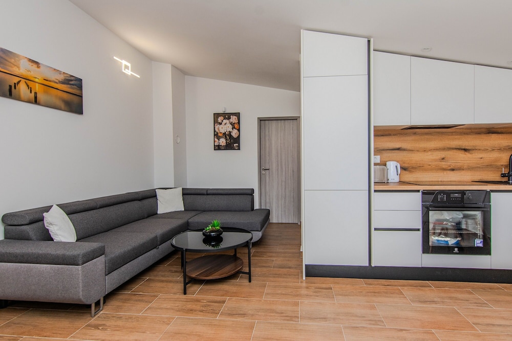 Apartments Mucaj