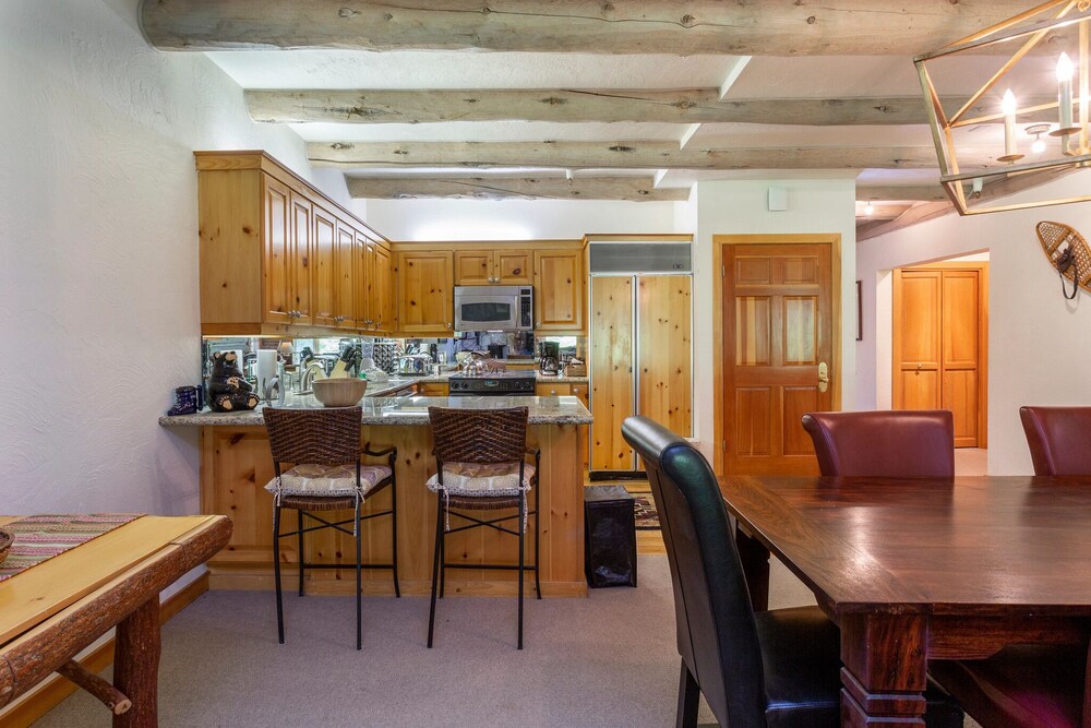 Pine Inn at Trail's End Lodge - Two Bedroom Residence with Spa #7 2 Condo