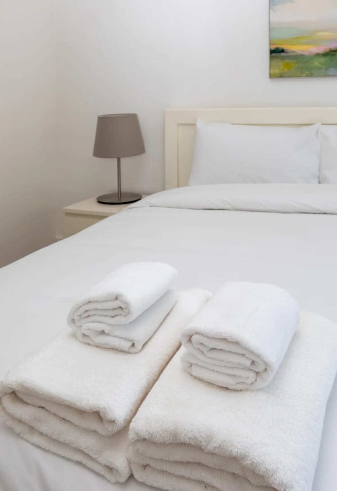 Spacious & Welcoming 4BD House - Kennington