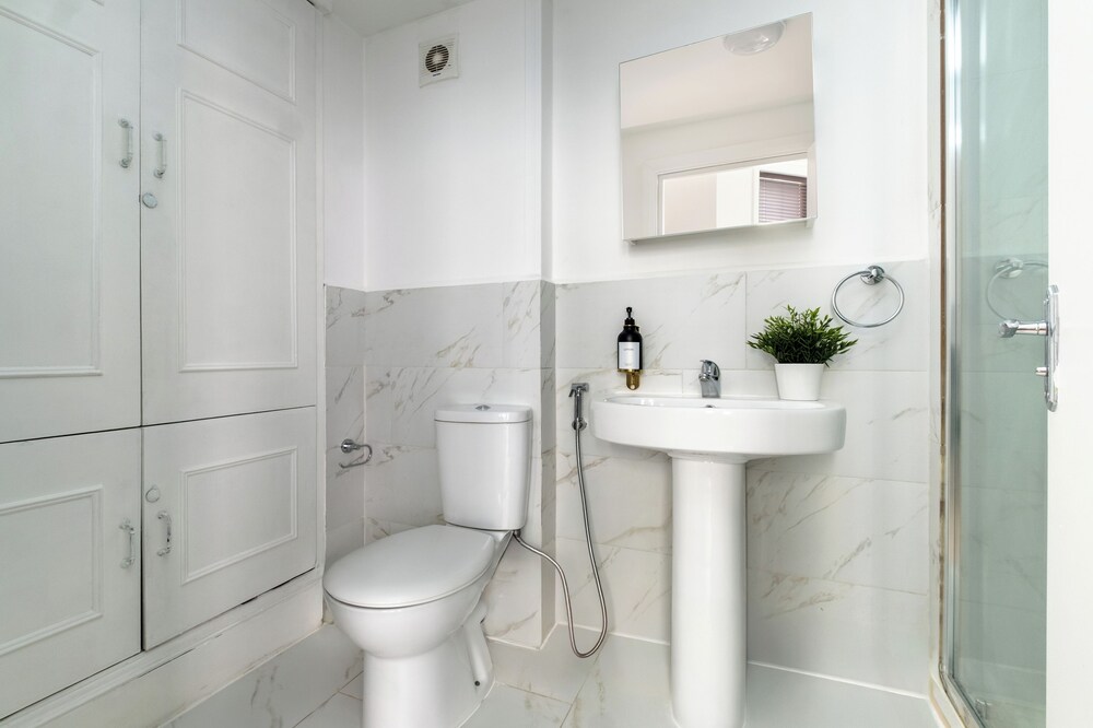 Elegant Mayfair Studio Apartment