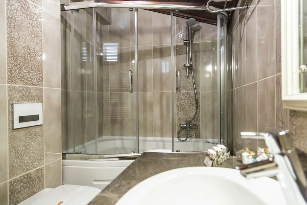 Cassiel Otel - Image 29