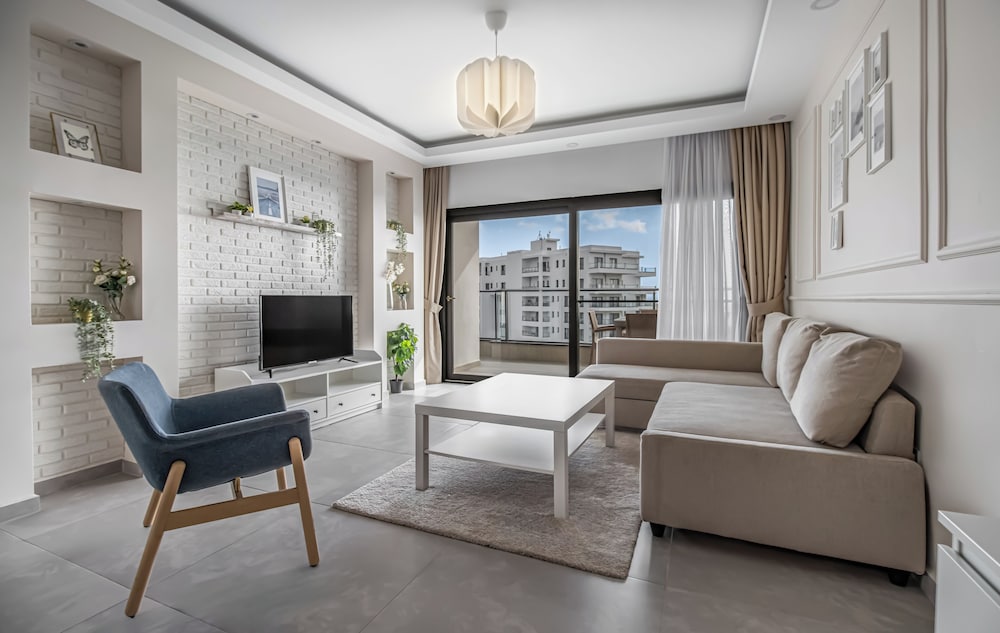Caesar Blue Seaside Luxury Apartments