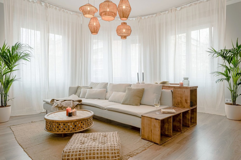 Sumatra - 3 Bedrooms and Terrace in Castellana