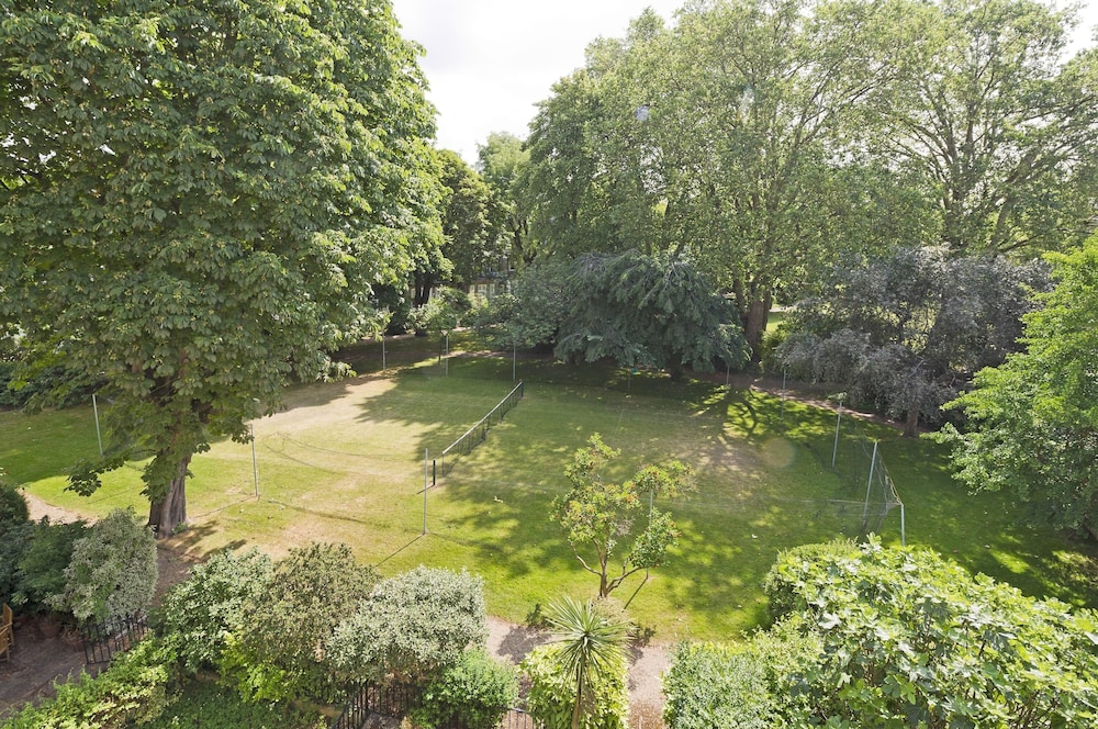 Elegant 2 bed Flat Earls Court