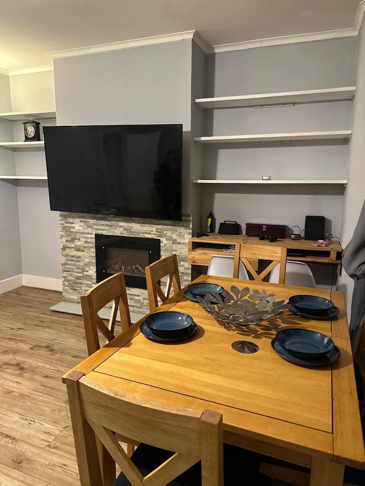 Bright Open-plan Apartment in Welling, South East London