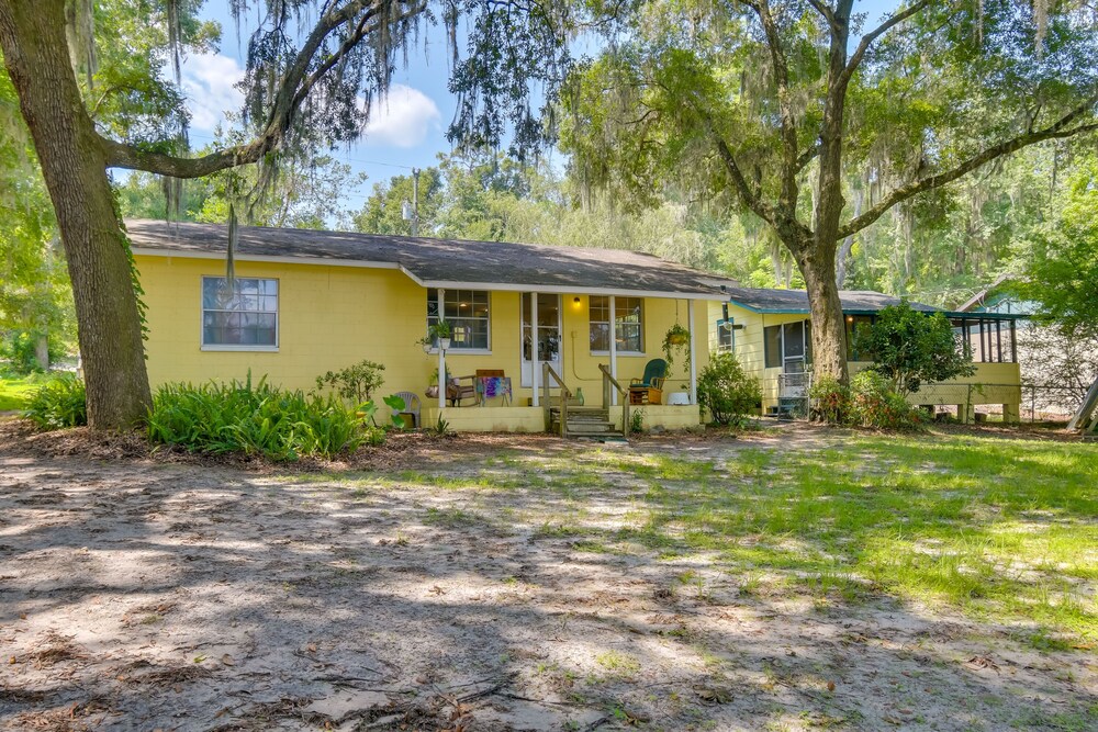 Hawthorne Retreat w/ Casita + Lake Winnott Access!