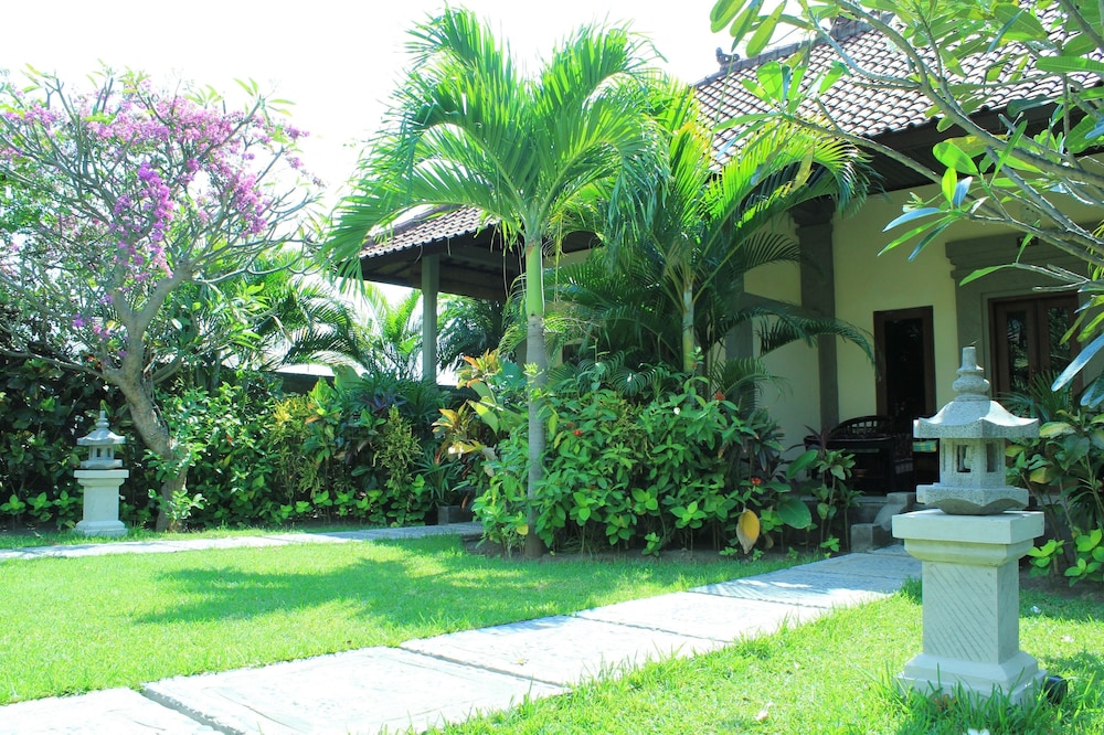 Man's Cottages and Spa