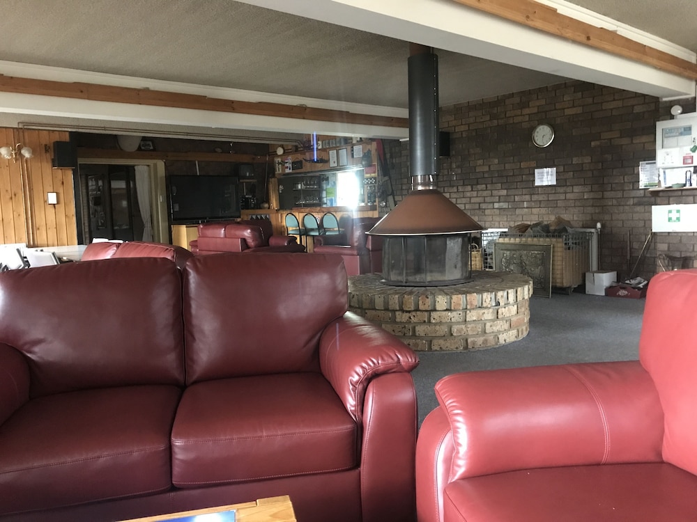 Cooba Holiday Motel