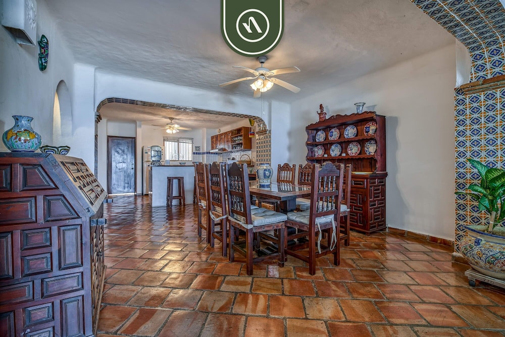 Ocean View 2Br Condo-balcony-beach-pool - 310