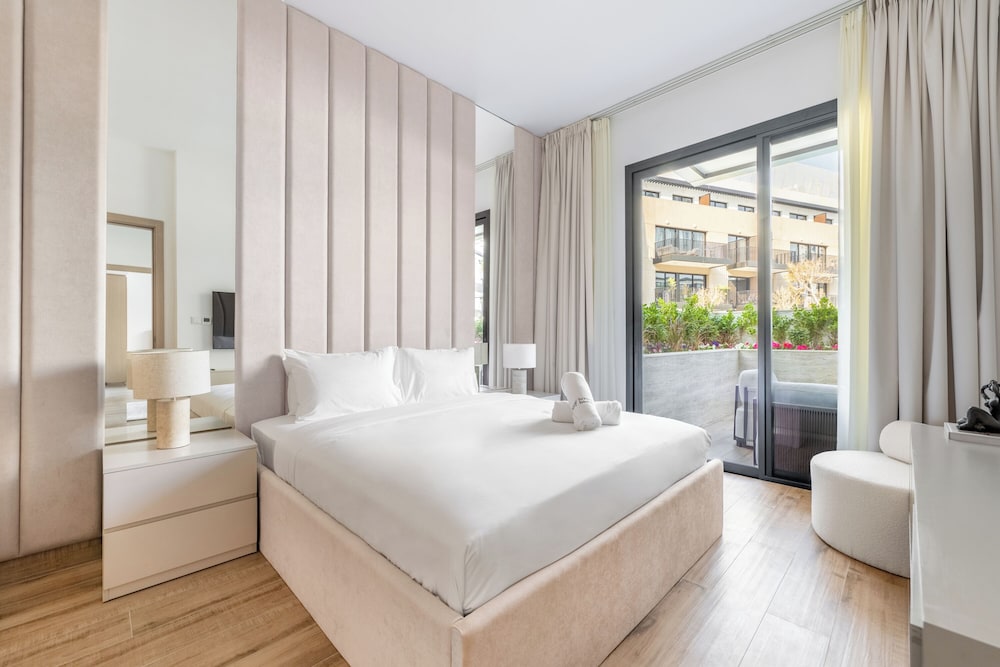 JVC Gem 2BR w maidsroom - Oakley Square