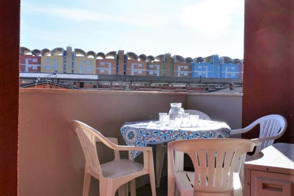 Belvilla by OYO Inviting Apartment With Pool
