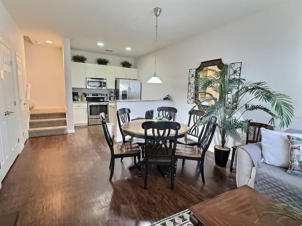 Lucaya 3BR Townhome 15min to Disney Gated