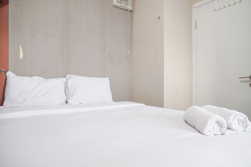 2Br Green Pramuka City Apartment Near Shopping Center