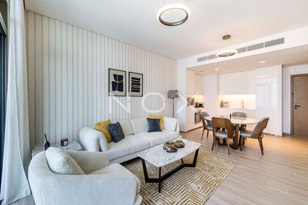 Modern 1BR 15th Floor Palace Residence