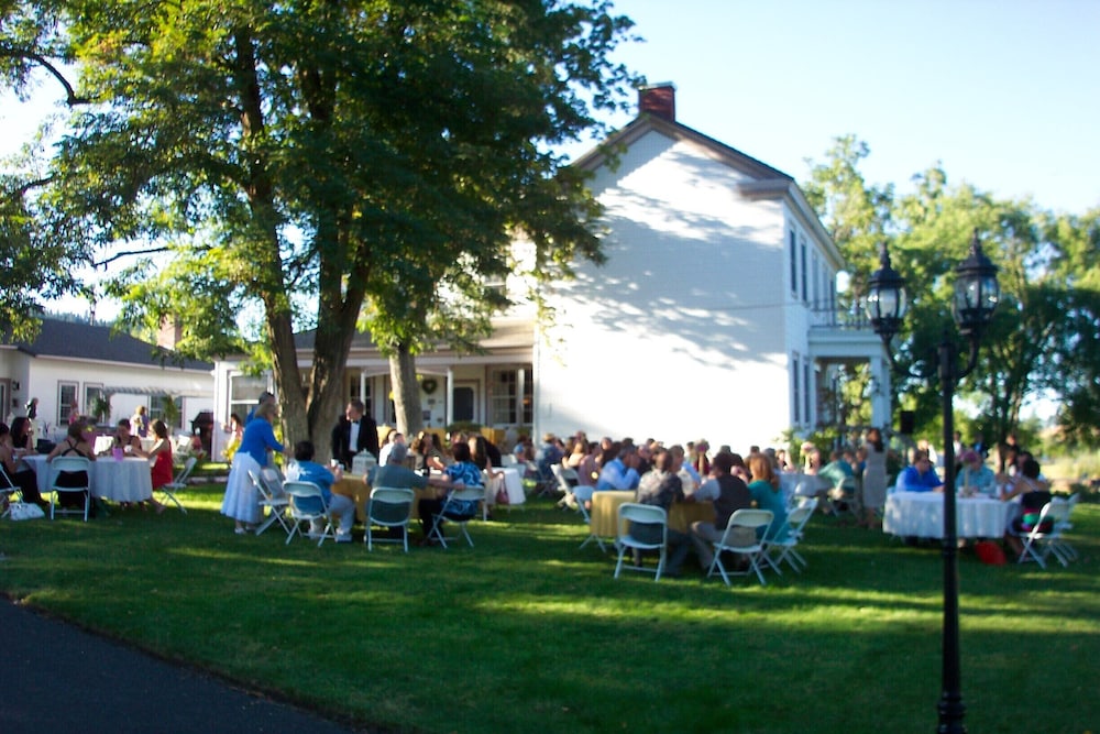 Bybee's Historic Inn