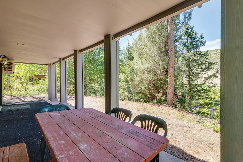 Lake Access, Mtn Views: 'cooks Cabin' in Kamas!