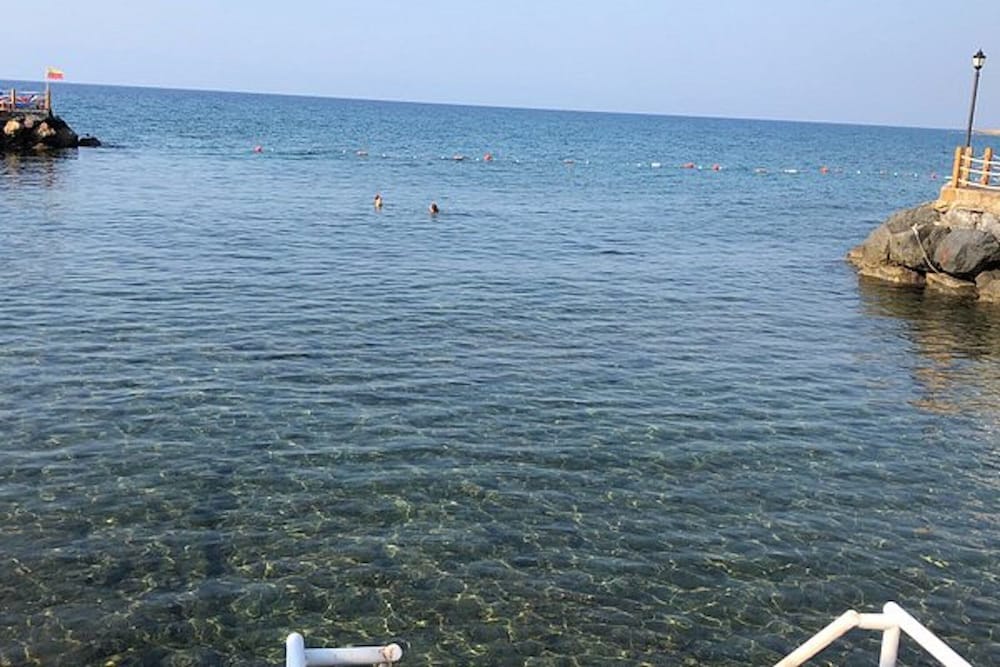 Villa - Private Pool, Free Parking & pet Friendly