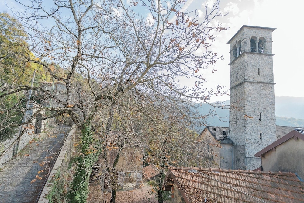 Villa Torre di Palanzo With Magnificent View by Rent all Como