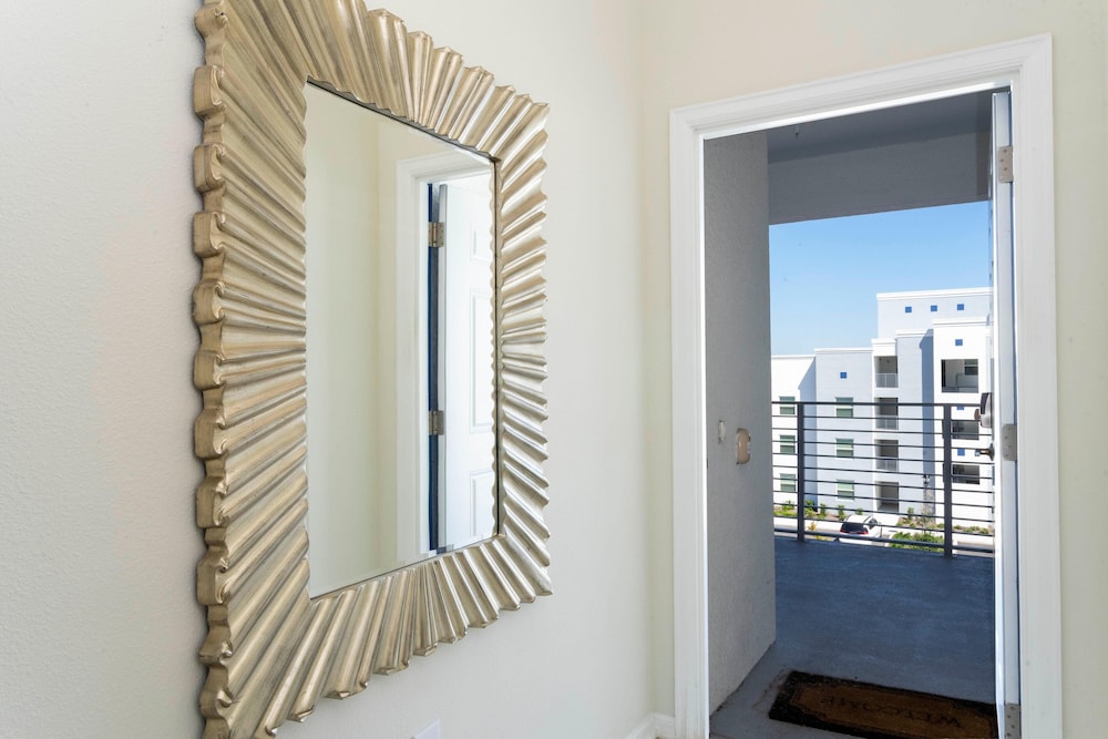 3180 PC - 402 - Storey Lake view 4