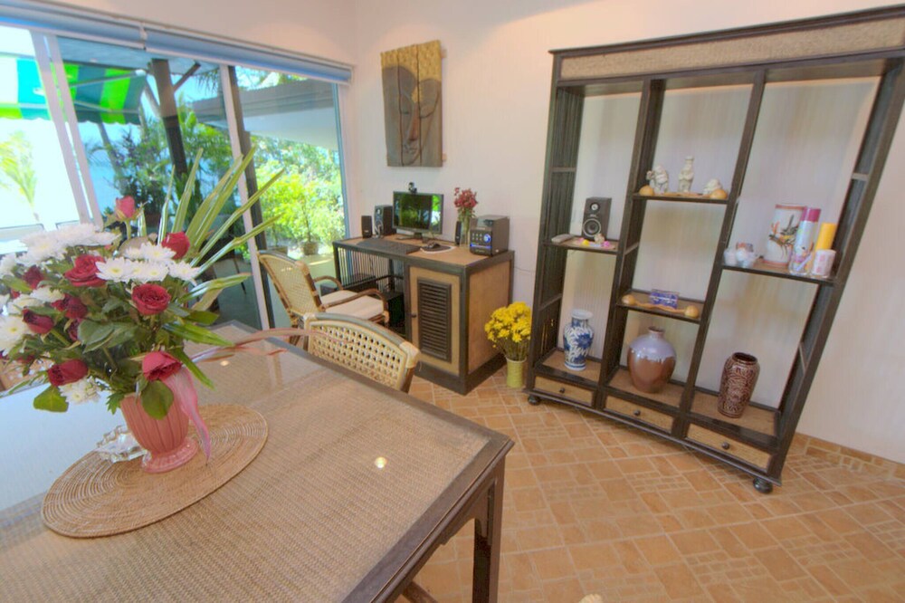 Beachfront Oasis With Private Pool and Jacuzzi on Samui's Bang Por Beach