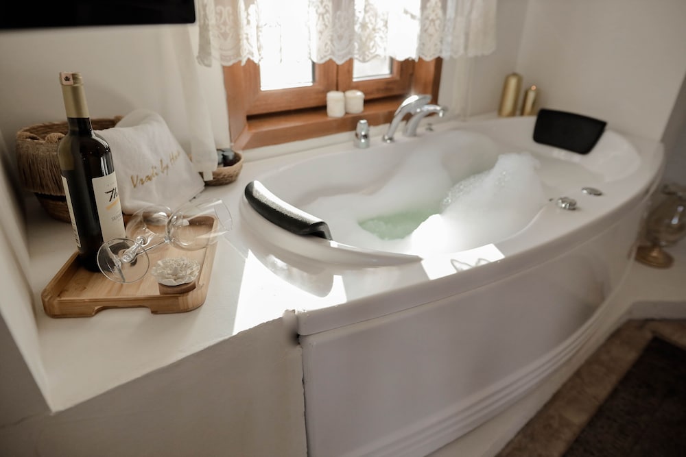 Vrodi By House - Image 24