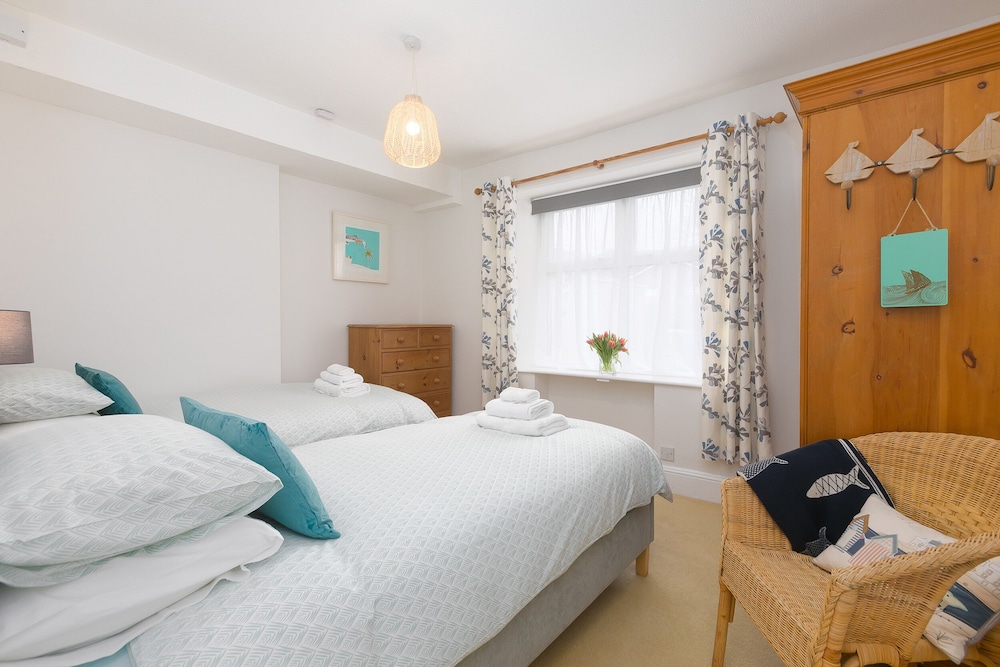 4 Pentowan Court