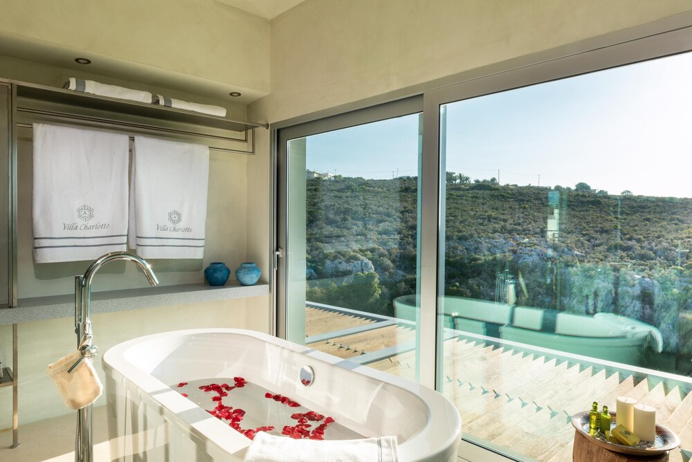 Villa Charlotte by CuraVillas Collection