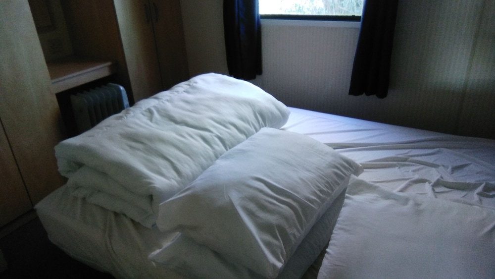 Charming 3-bed Caravan in Camber Food Rest view 4