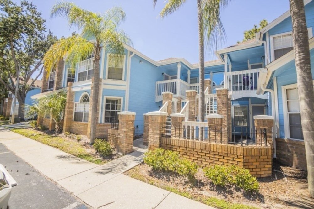 Marcia's Somerset Condo 3 Bedroom Condo by Redawning view 3
