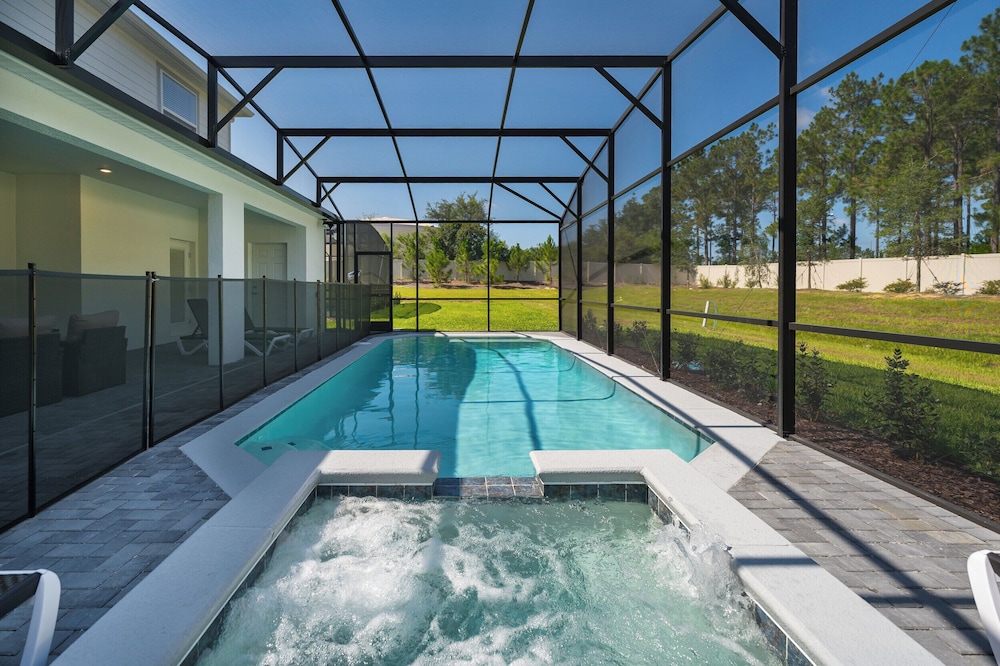 Spacious 9BR Villa Home Theater Pool