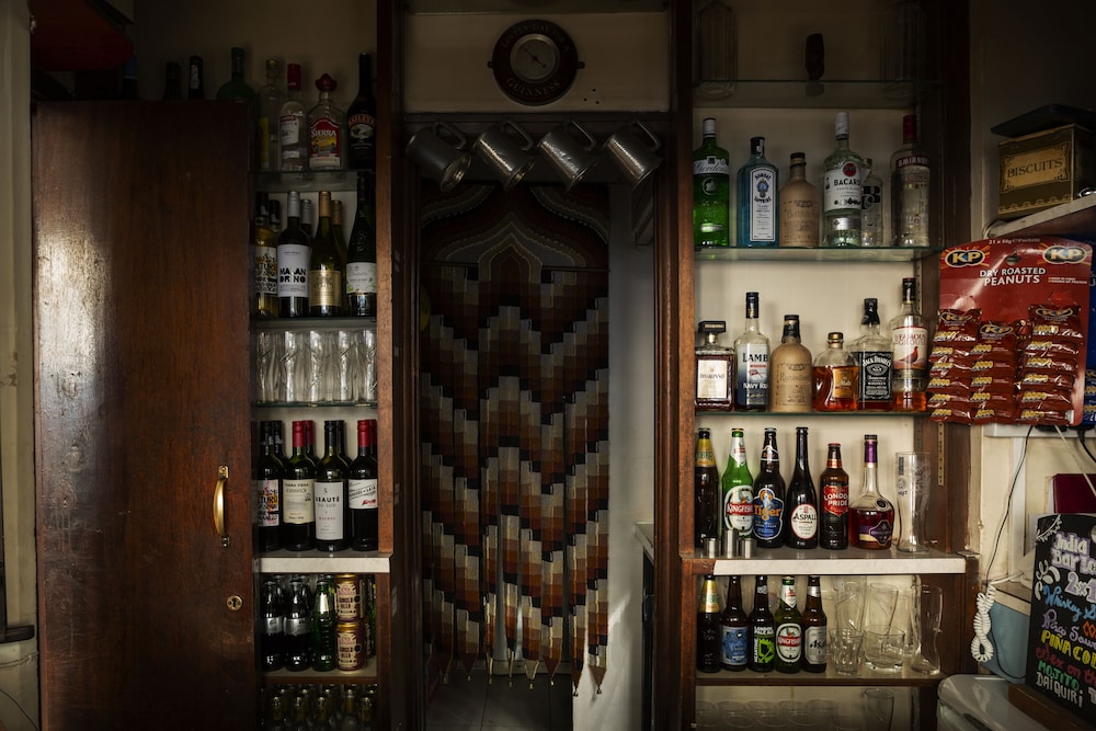 bar