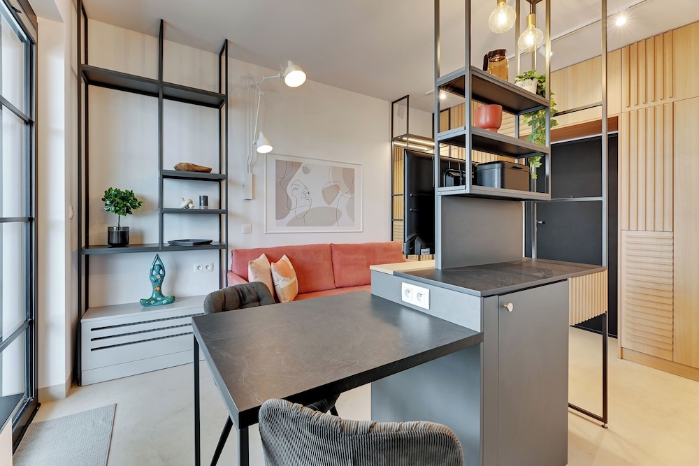 Doki Living - Foodhall & Parking by Downtown Apartments
