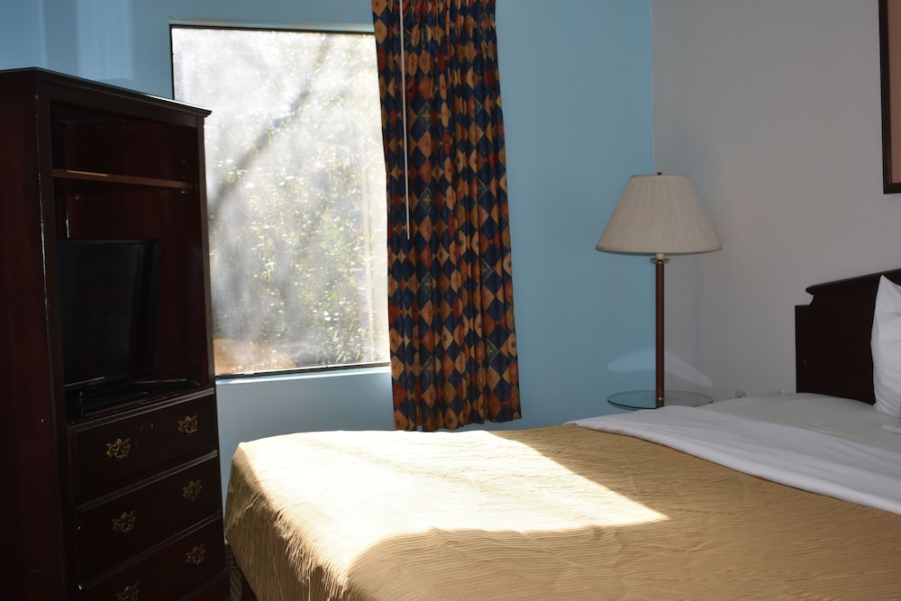 Guest Cottage & Suites By OYO Brunswick/Golden Isles