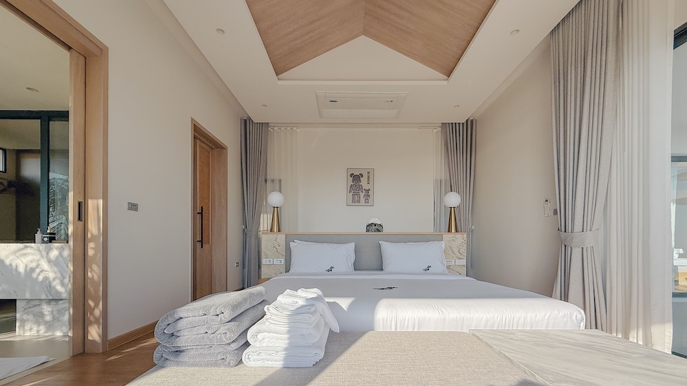 The Salin Seaview Villas