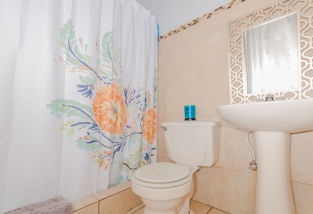 Sol del Atlantico Inn at 681 Ocean Drive