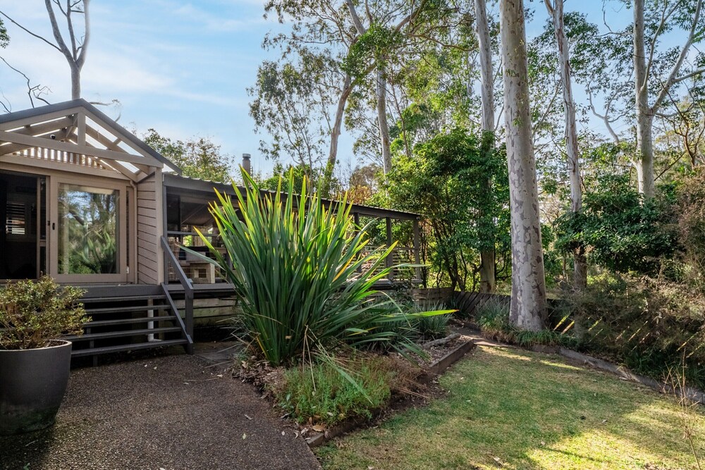 Secluded 3-bed Retreat Moments to the Beach