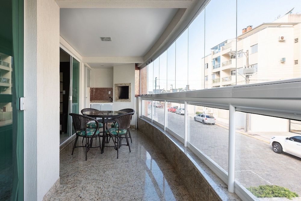 Apt W/balcony 160m Bombas Beach Col102