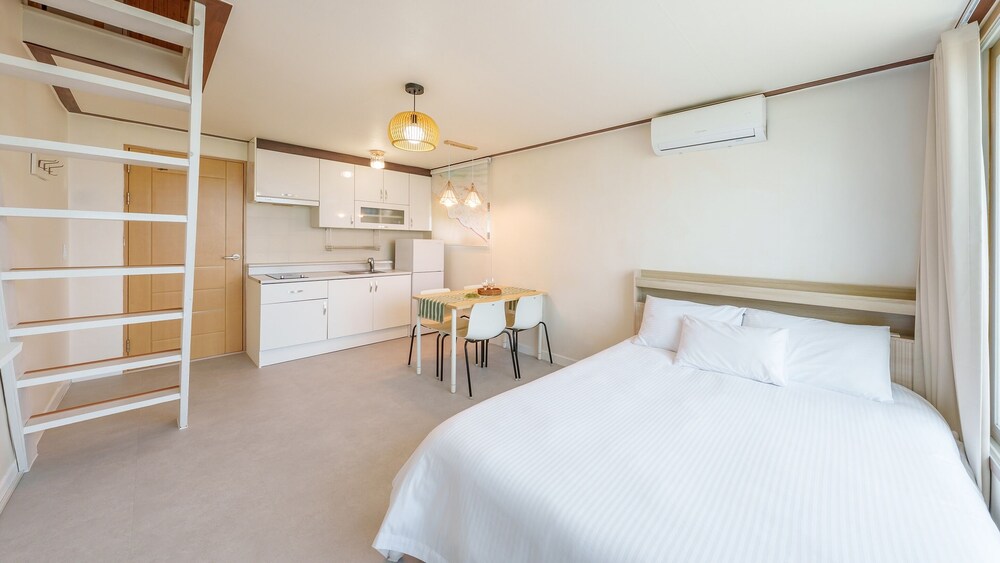 Yangyang Sunrise Sea Pension