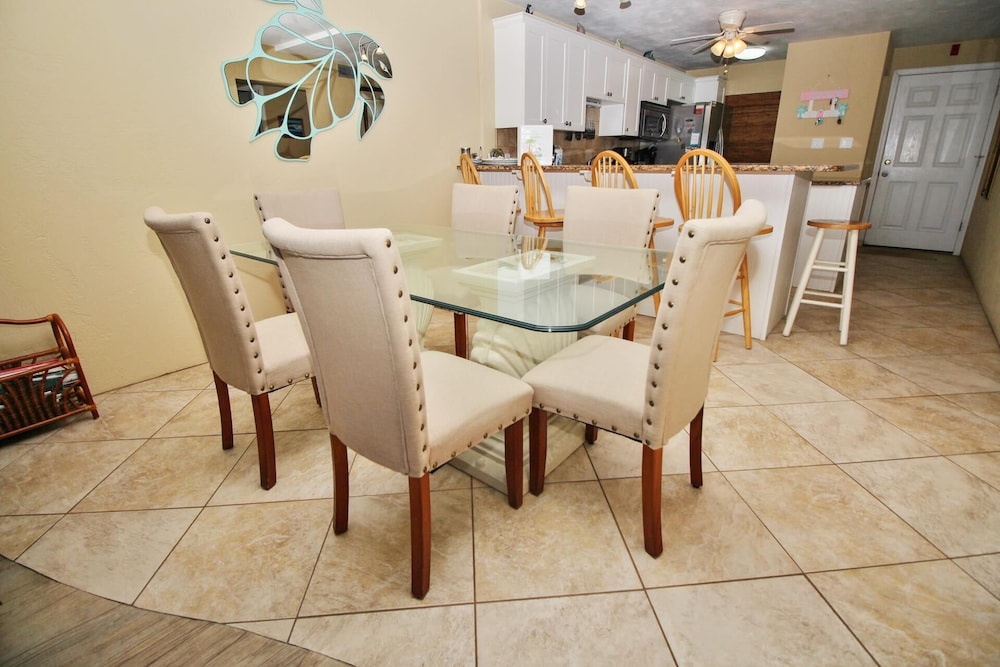 Hacienda del Sol II 413
