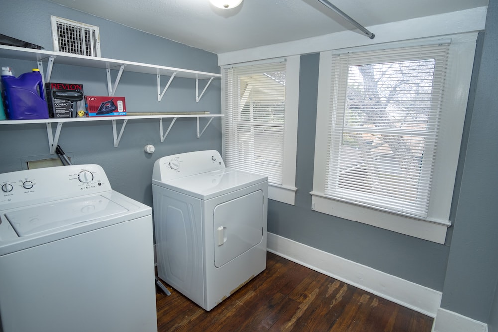 Cozy Downtown 2ba/1ba Historic House - Casa Verde - Image 4