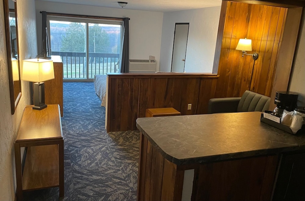 The Lodge at Indian Lake view 5