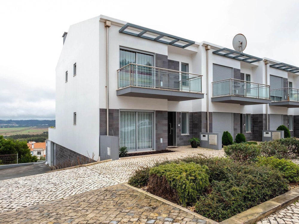 Attractive Villa in Salir Do Porto view 5