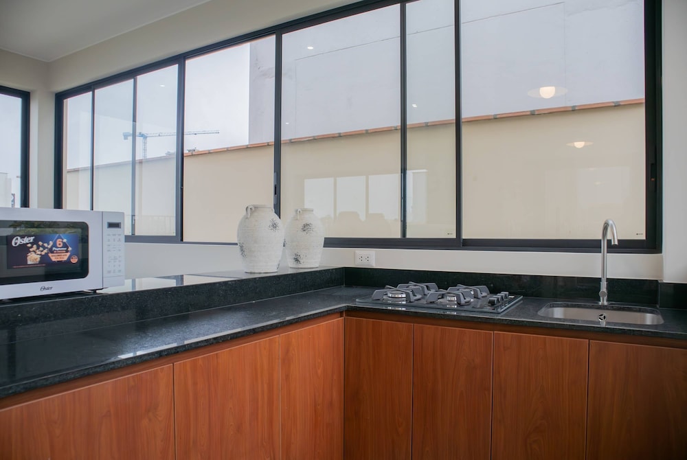 w Cozy 1BR w Balcony Near Kennedy Park